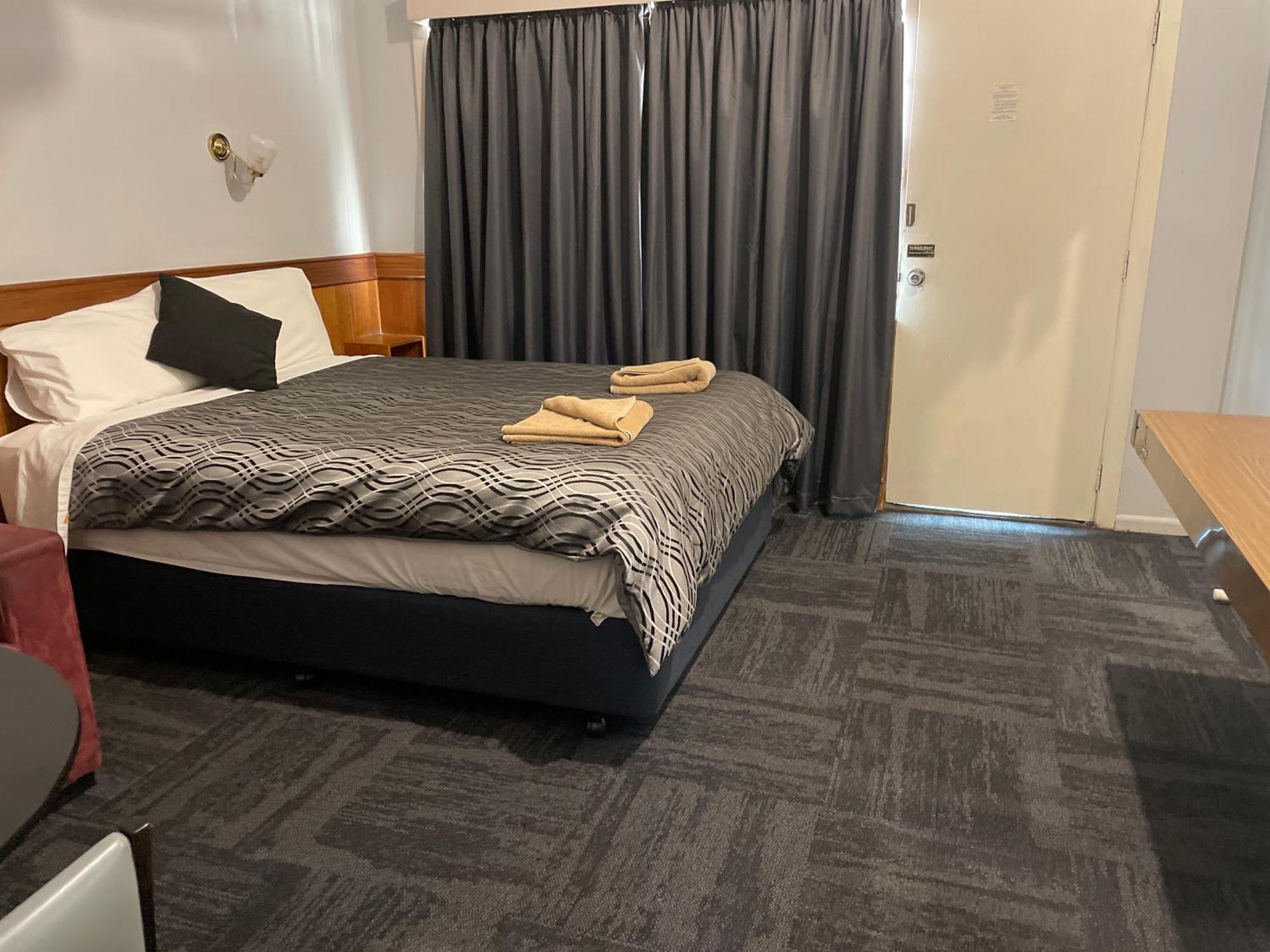 County Lodge Motor Inn West Wyalong Ngoại thất bức ảnh
