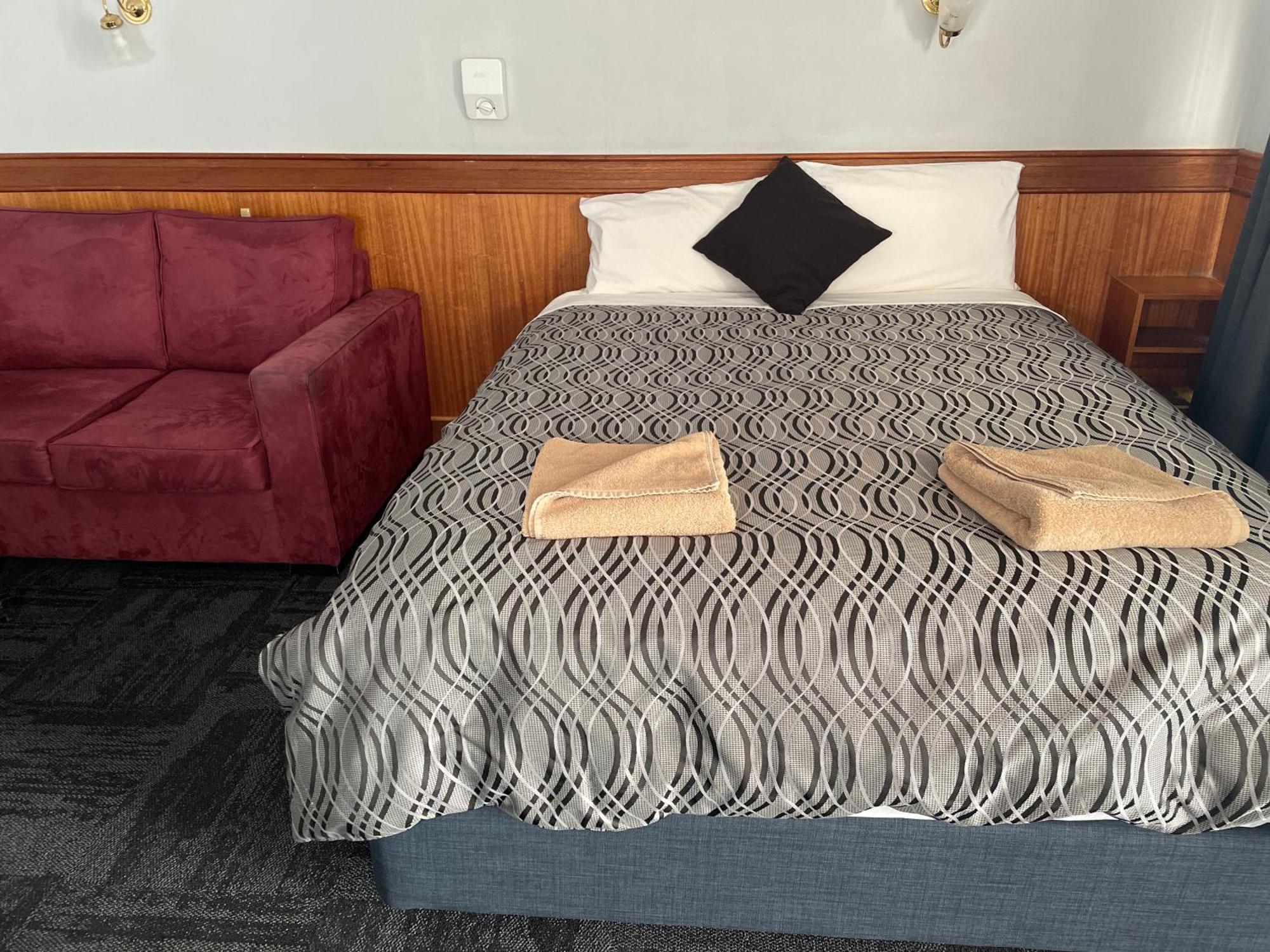 County Lodge Motor Inn West Wyalong Ngoại thất bức ảnh