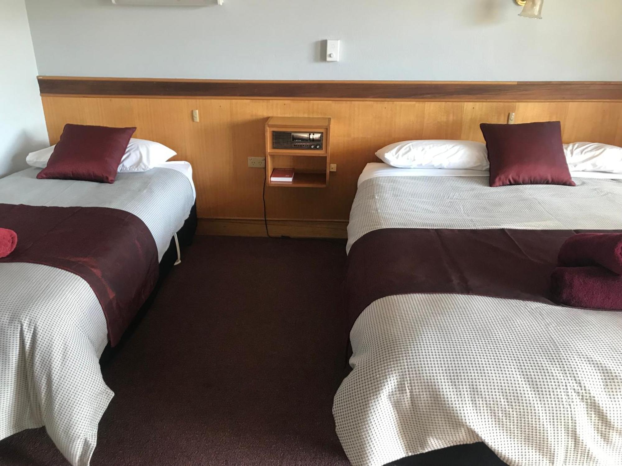 County Lodge Motor Inn West Wyalong Ngoại thất bức ảnh