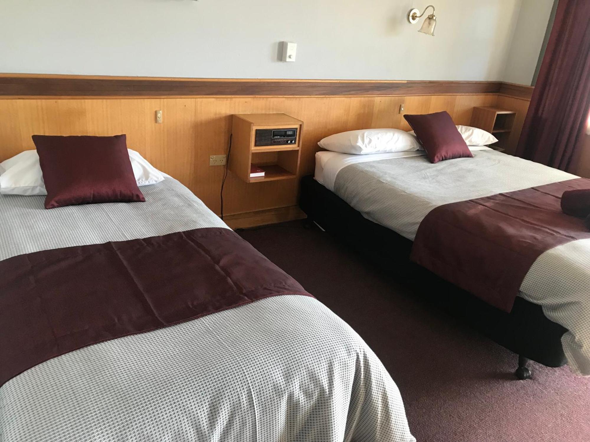 County Lodge Motor Inn West Wyalong Ngoại thất bức ảnh