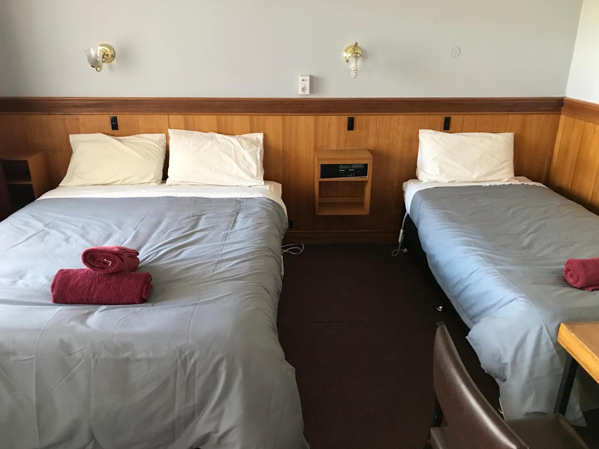 County Lodge Motor Inn West Wyalong Ngoại thất bức ảnh