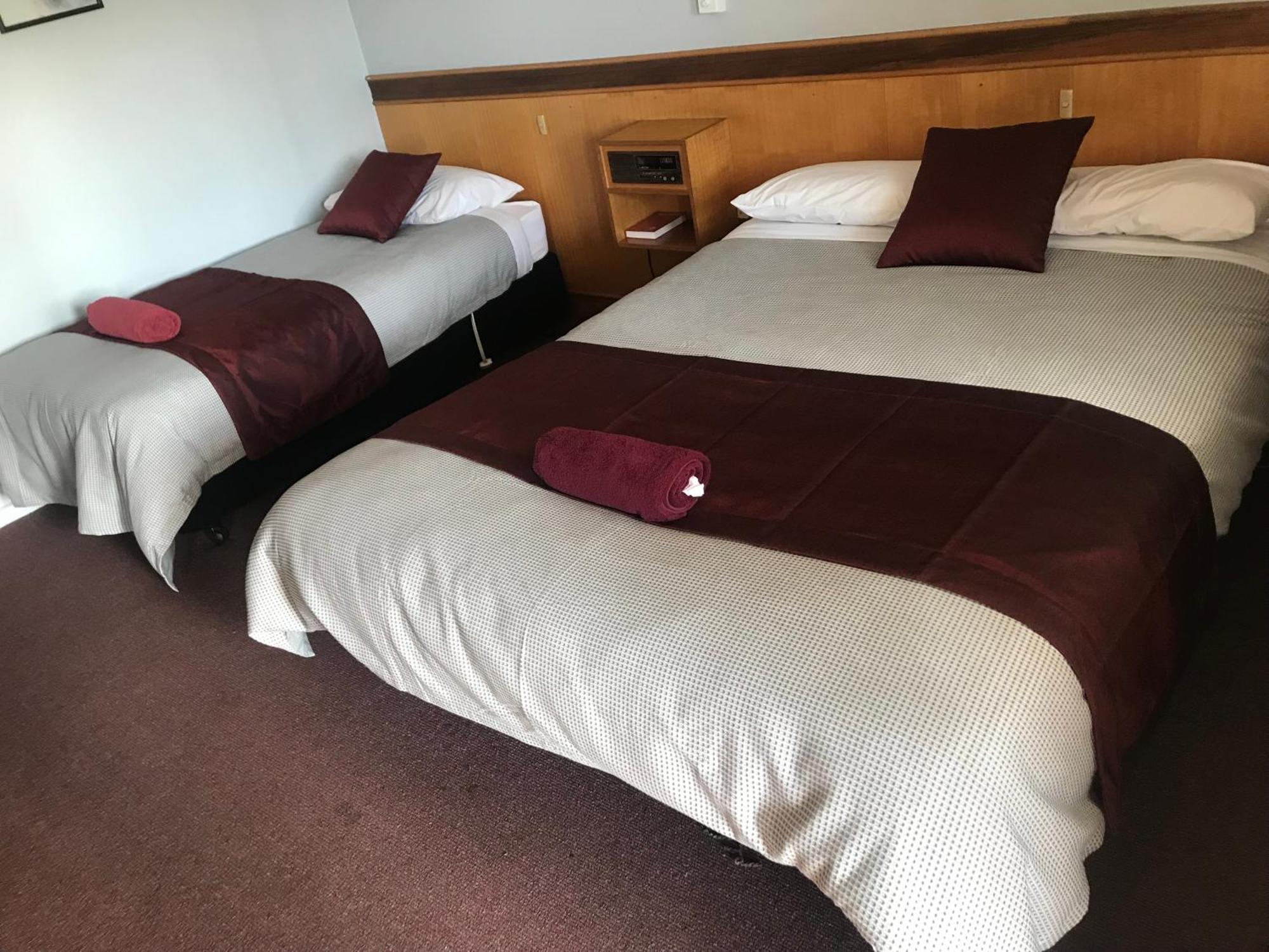 County Lodge Motor Inn West Wyalong Ngoại thất bức ảnh